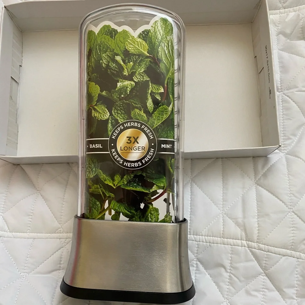 1 pc BRAND NEW of PREPARA herb keeper